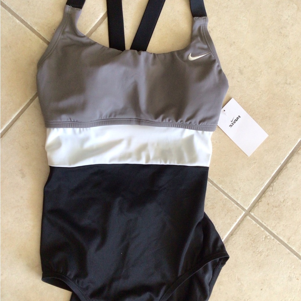 Nike one piece swimsuit…New - Picture 5 of 5